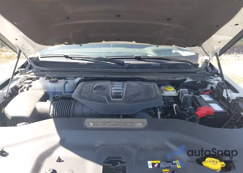 2024 Jeep Grand Wagoneer Series Ii 4X4 z USA, uszkodzony, nr VIN 1C4SJVFP0RS127212